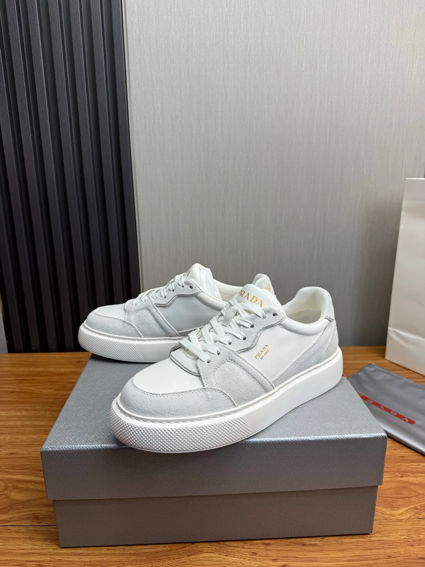 Factory price 560💰 [PRADA] Men’s shoes are popular in the counter, official website is synchronized, 1 high-quality shipment ✔️Original cowhide + cowhide lining, 1🆚1 replica, original sole, 38-45 (45 customized, non-refundable)